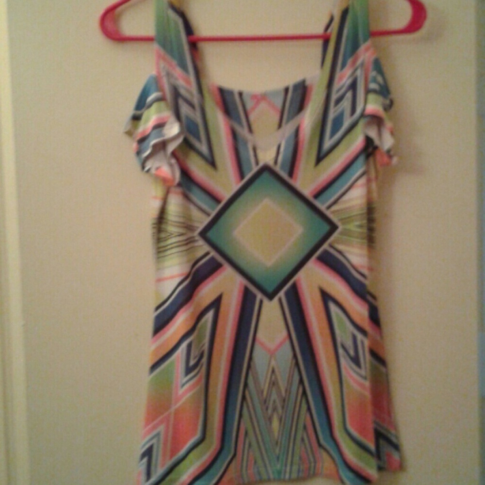 SALE! Vintage top with shoulder cut out colorful pattern diamond shape in middle